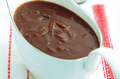 Novelli onion and cocoa gravy